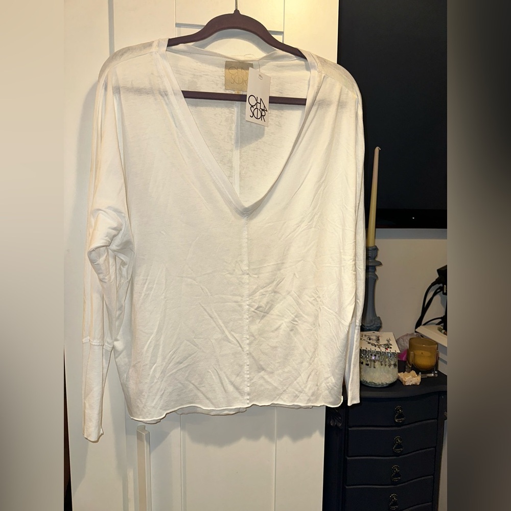 CHASER V Neck Long Sleeve Dolman Tee in White